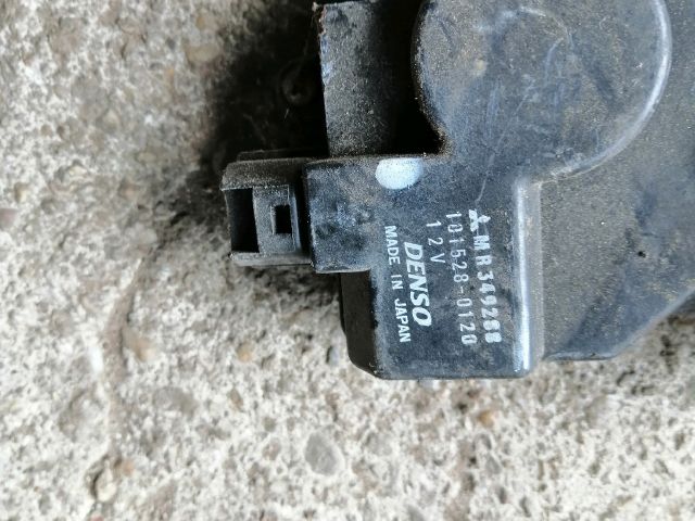 bontott MITSUBISHI OUTLANDER Jobb hátsó Ajtózár