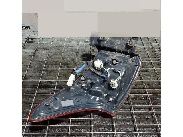 bontott MITSUBISHI OUTLANDER Jobb Hátsó Lámpa