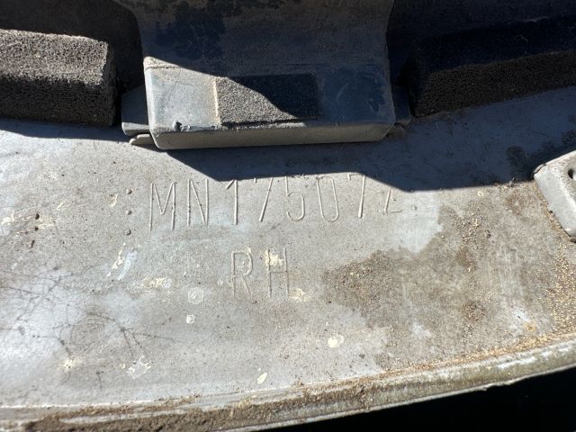 bontott MITSUBISHI OUTLANDER Jobb hátsó Sárvédő Szélesítő