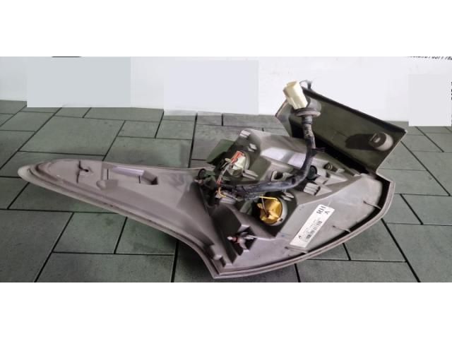 bontott MITSUBISHI OUTLANDER Jobb Külső Hátsó Lámpa