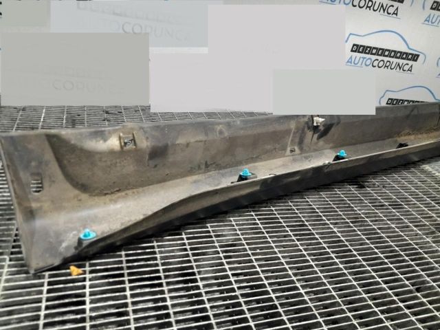 bontott MITSUBISHI OUTLANDER Jobb Küszöb