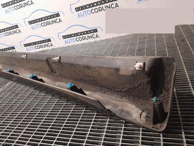 bontott MITSUBISHI OUTLANDER Jobb Küszöb