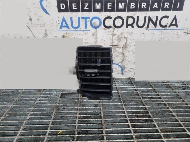 bontott MITSUBISHI OUTLANDER Jobb Szellőző