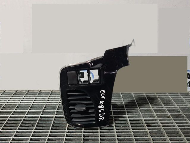 bontott MITSUBISHI OUTLANDER Jobb Szellőző