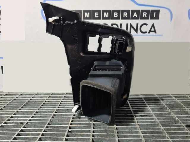 bontott MITSUBISHI OUTLANDER Jobb Szellőző