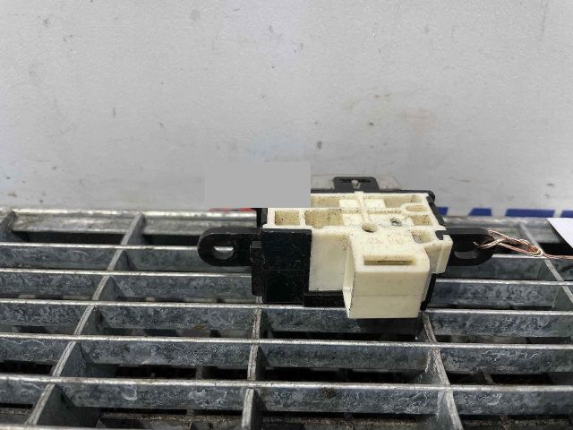 bontott MITSUBISHI OUTLANDER Kapcsoló (Magában)