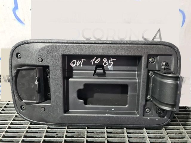 bontott MITSUBISHI OUTLANDER Könyöklő