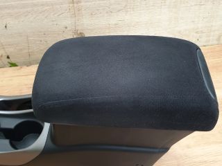 bontott MITSUBISHI OUTLANDER Könyöklő