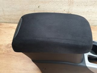 bontott MITSUBISHI OUTLANDER Könyöklő