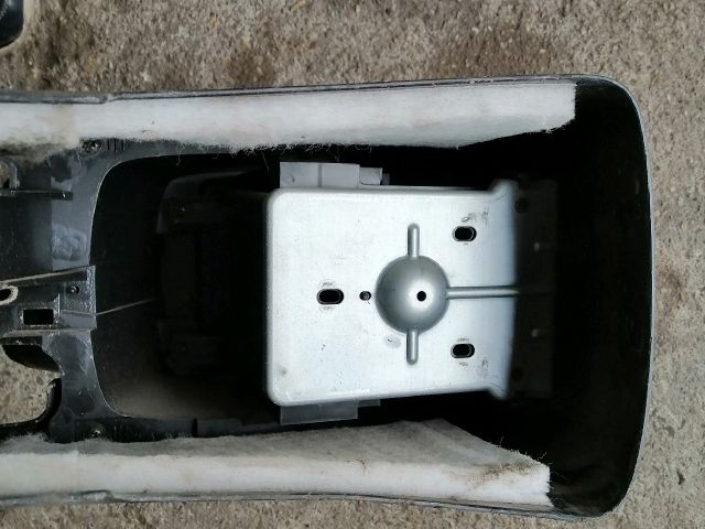 bontott MITSUBISHI OUTLANDER Könyöklő