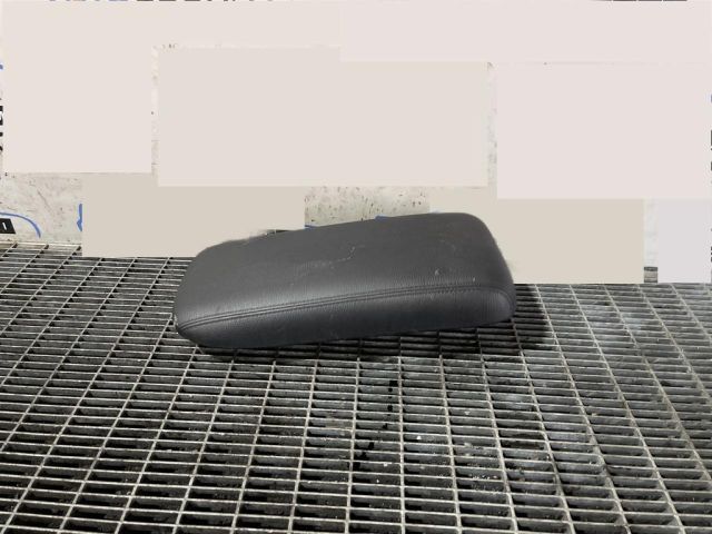 bontott MITSUBISHI OUTLANDER Könyöklő