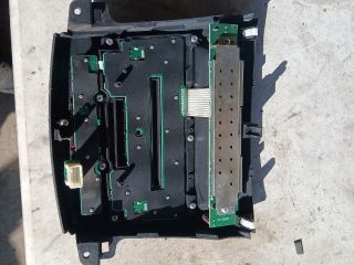 bontott MITSUBISHI OUTLANDER Középkonzol Vezérlő Panel