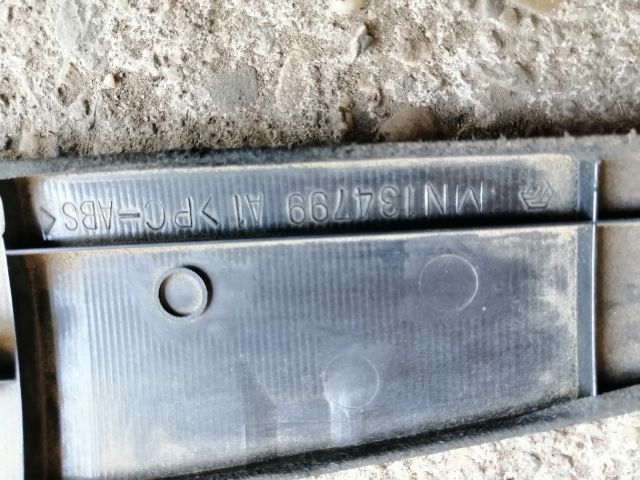 bontott MITSUBISHI OUTLANDER Középső Műszerfal Díszléc