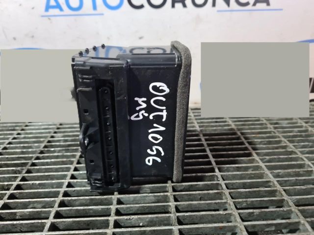 bontott MITSUBISHI OUTLANDER Középső Szellőző