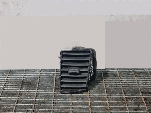 bontott MITSUBISHI OUTLANDER Középső Szellőző