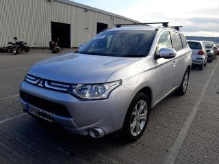 bontott MITSUBISHI OUTLANDER Középső Szellőző