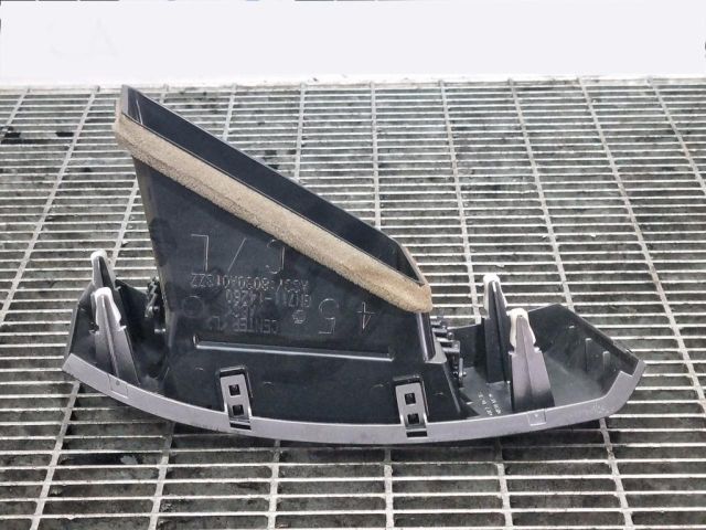 bontott MITSUBISHI OUTLANDER Középső Szellőző