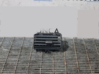 bontott MITSUBISHI OUTLANDER Középső Szellőző