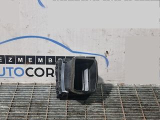 bontott MITSUBISHI OUTLANDER Középső Szellőző