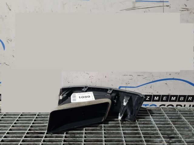 bontott MITSUBISHI OUTLANDER Középső Szellőző