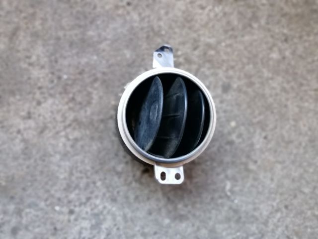 bontott MITSUBISHI OUTLANDER Középső Szellőző