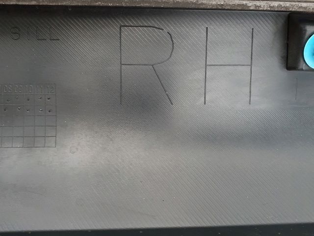 bontott MITSUBISHI OUTLANDER Küszöb Burkolat