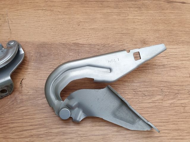 bontott MITSUBISHI OUTLANDER Motorháztető Zsanér Pár