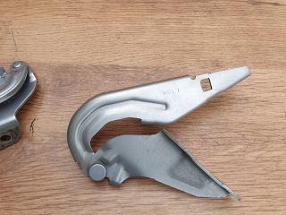 bontott MITSUBISHI OUTLANDER Motorháztető Zsanér Pár