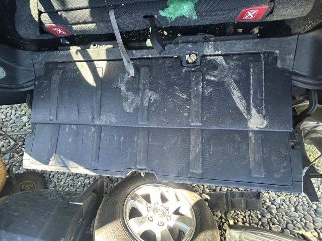 bontott MITSUBISHI OUTLANDER Plató Ajtó