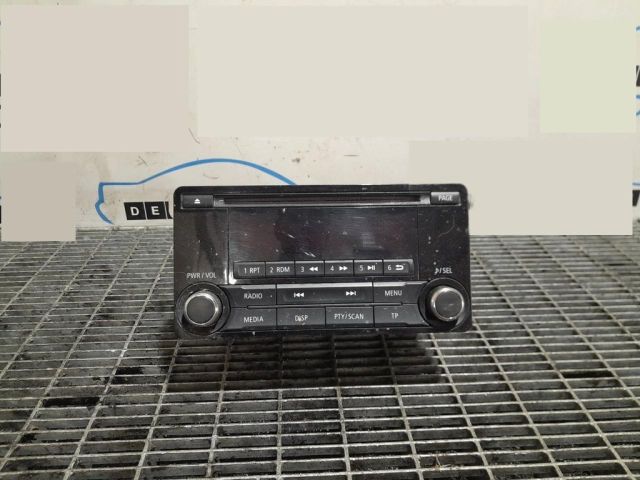 bontott MITSUBISHI OUTLANDER Rádió / CD