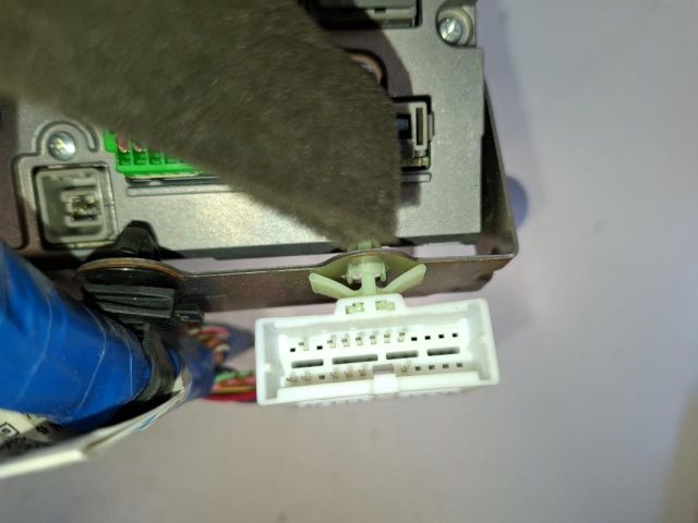 bontott MITSUBISHI OUTLANDER Rádió / CD