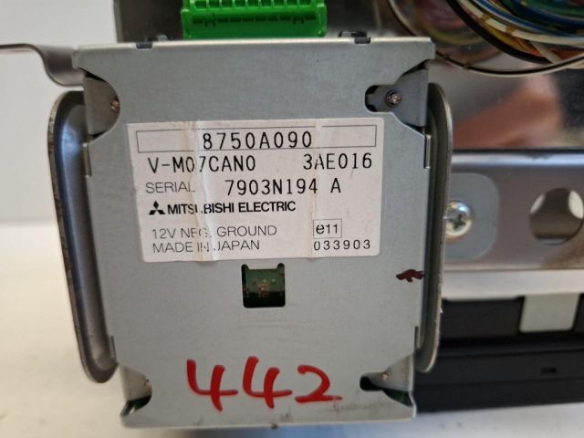 bontott MITSUBISHI OUTLANDER Rádió / CD