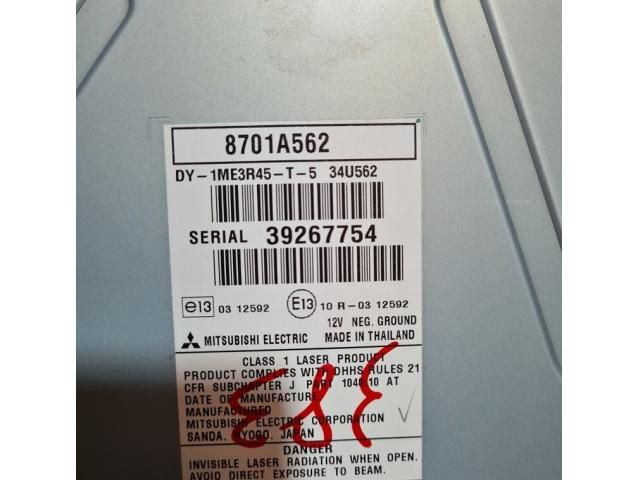 bontott MITSUBISHI OUTLANDER Rádió / CD