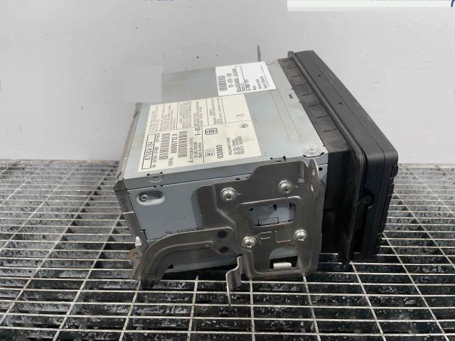 bontott MITSUBISHI OUTLANDER Rádió / CD