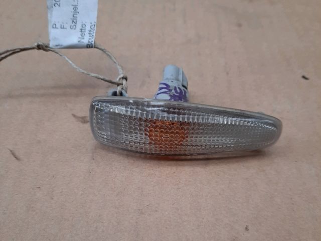 bontott MITSUBISHI OUTLANDER Sárvédő Irányjelző (Pozíciófüggetlen)