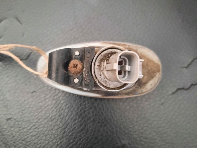 bontott MITSUBISHI OUTLANDER Sárvédő Irányjelző (Pozíciófüggetlen)