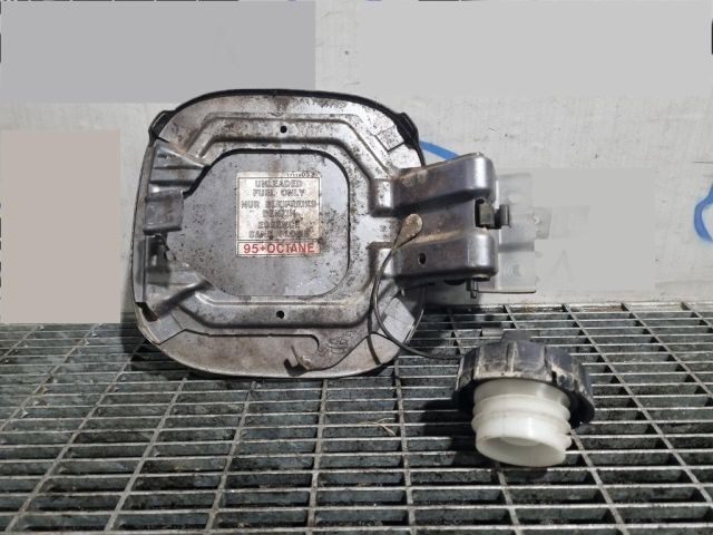 bontott MITSUBISHI OUTLANDER Tankajtó