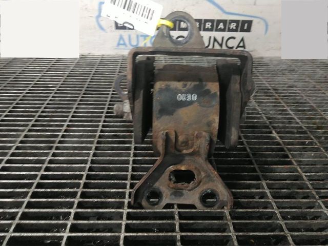 bontott MITSUBISHI OUTLANDER Tartó Bak