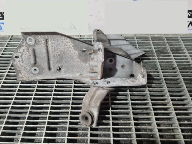 bontott MITSUBISHI OUTLANDER Tartó Bak