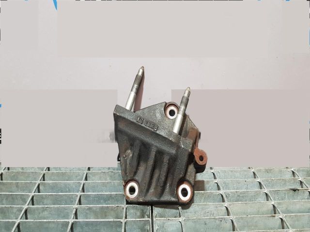 bontott MITSUBISHI OUTLANDER Tartó Bak