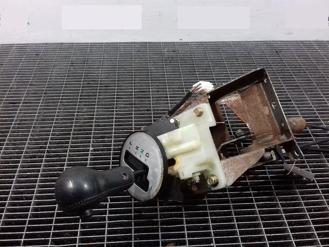 bontott MITSUBISHI OUTLANDER Váltógomb