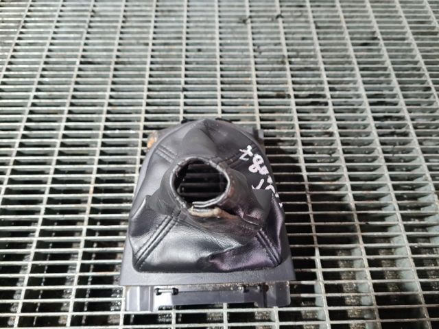 bontott MITSUBISHI OUTLANDER Váltószoknya