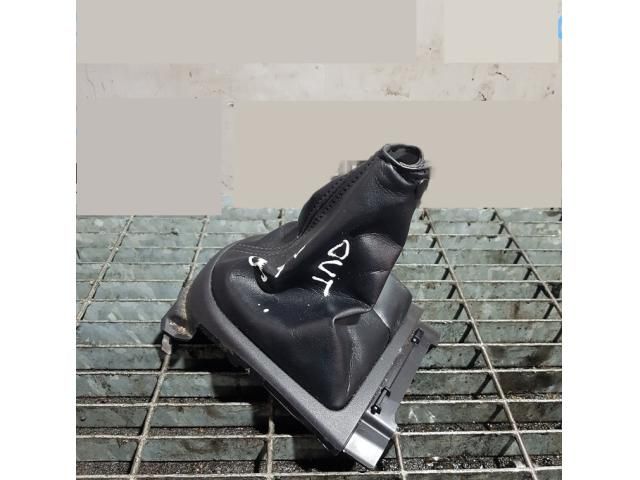 bontott MITSUBISHI OUTLANDER Váltószoknya