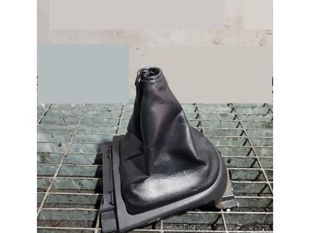 bontott MITSUBISHI OUTLANDER Váltószoknya