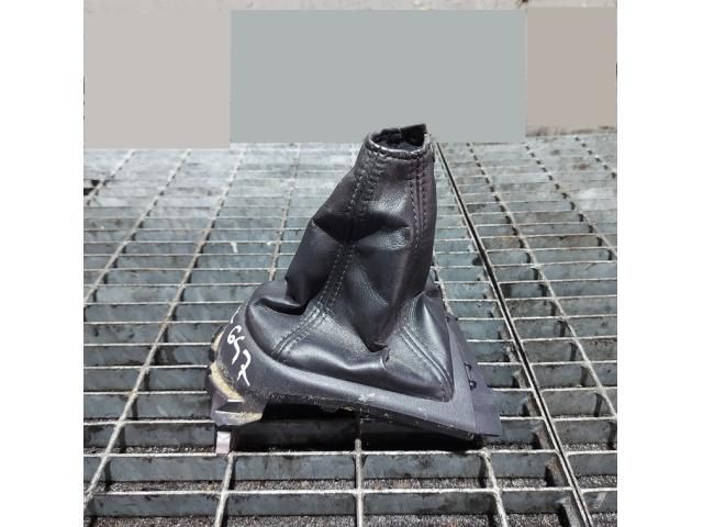 bontott MITSUBISHI OUTLANDER Váltószoknya