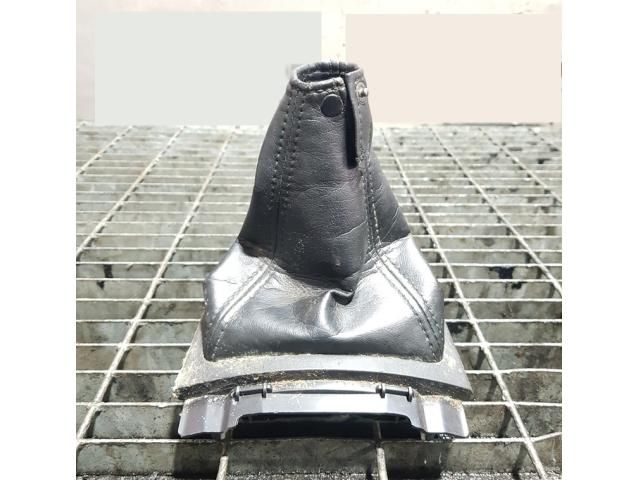 bontott MITSUBISHI OUTLANDER Váltószoknya