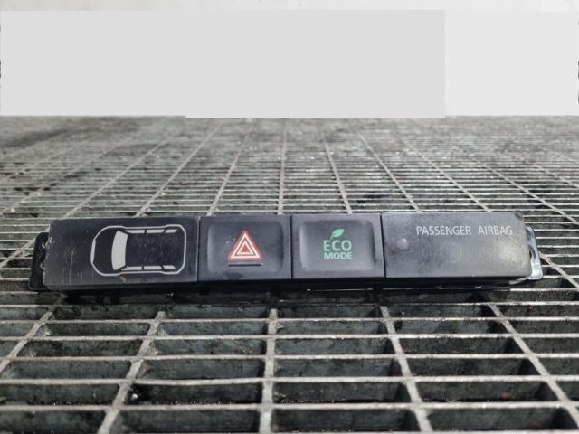 bontott MITSUBISHI OUTLANDER Vészvillogó Kapcsoló