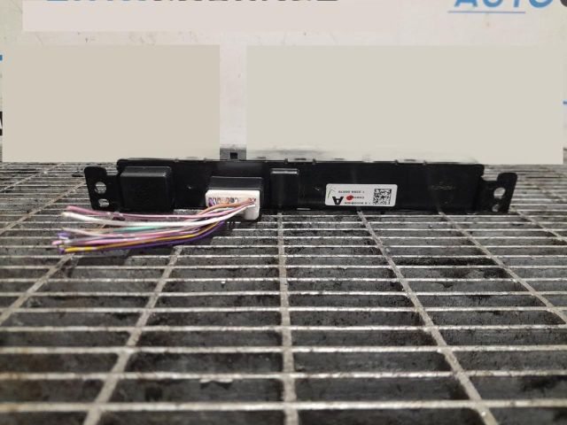 bontott MITSUBISHI OUTLANDER Vészvillogó Kapcsoló