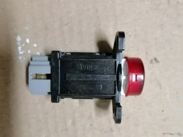 bontott MITSUBISHI OUTLANDER Vészvillogó Kapcsoló