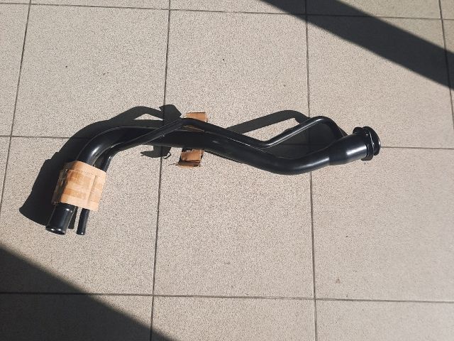 bontott MITSUBISHI PAJERO Tankbetöltő Cső (Fém)